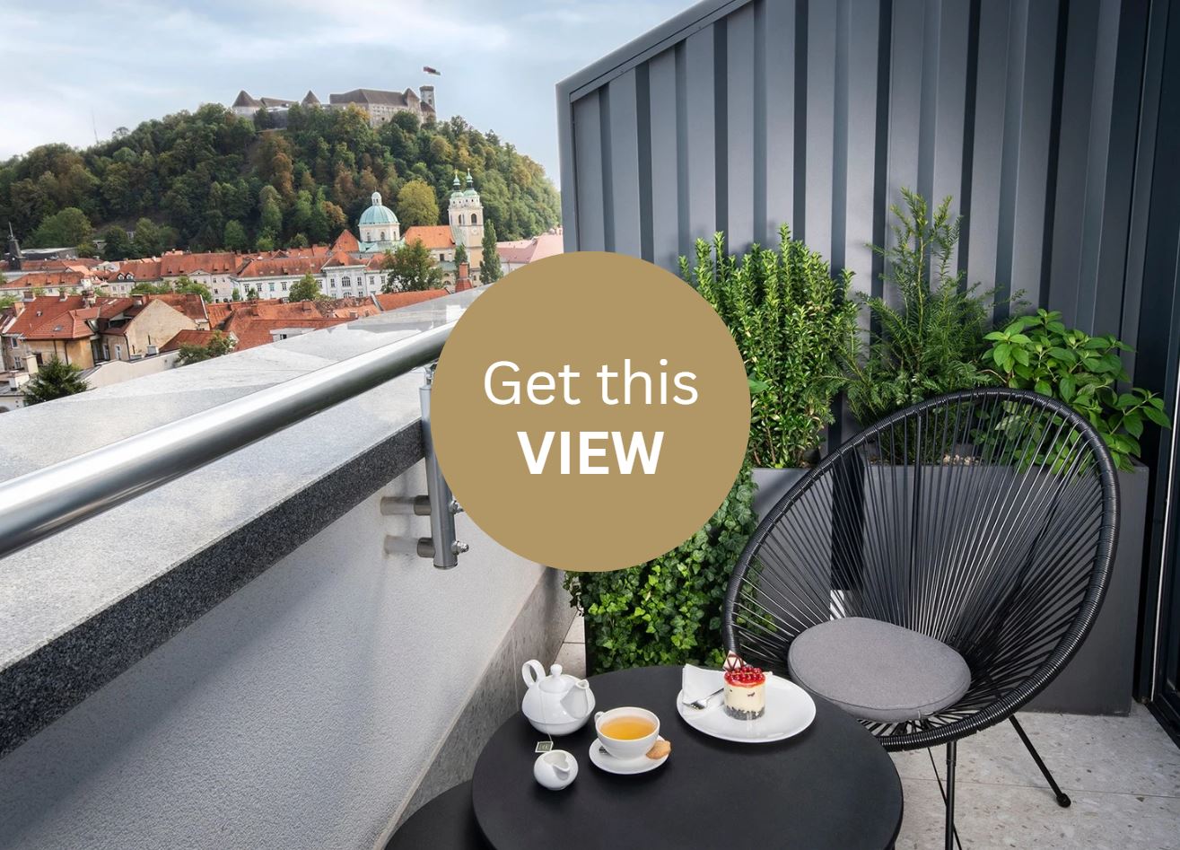 Enjoy our location to the fullest with a private rooftop terrace with panoramic city and partial castle views. 